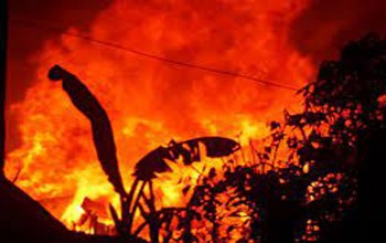 पाँचथरको फालेलुङमा विद्युत सर्ट भई आगलागी हुँदा करोडौंको क्षति